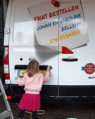 Fruit koerier l Johan en Caroline